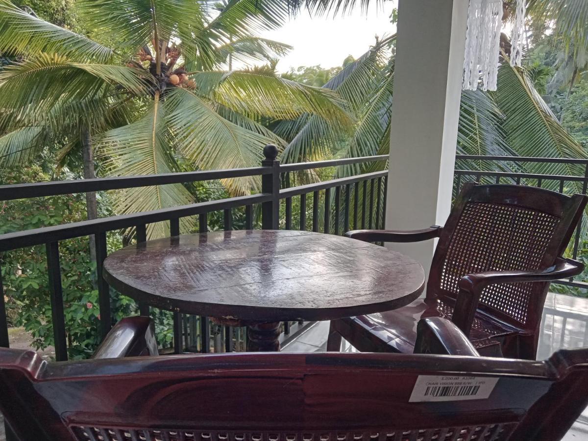 Jungle Village Homestay พินนาวาลา ภายนอก รูปภาพ